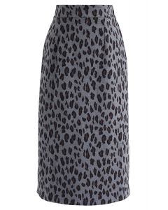 Falda midi de tubo de punto de leopardo tierno en humo